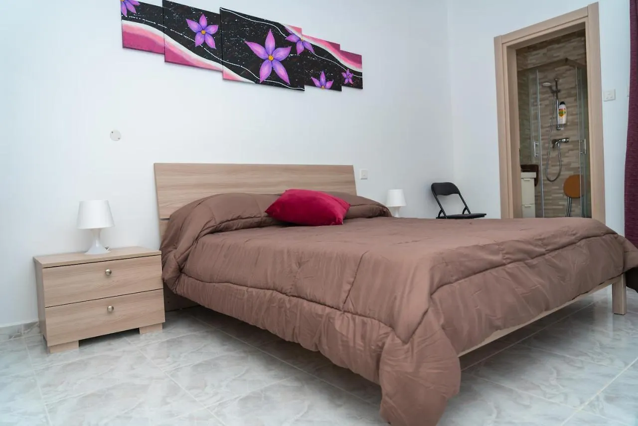 Sea-View 3 Bedroom Apartment - Sleeps 8 Marsaskala Malta