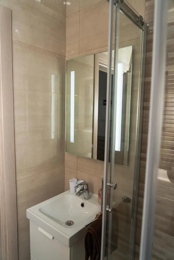 Sea-View 3 Bedroom Apartment - Sleeps 8 Marsaskala