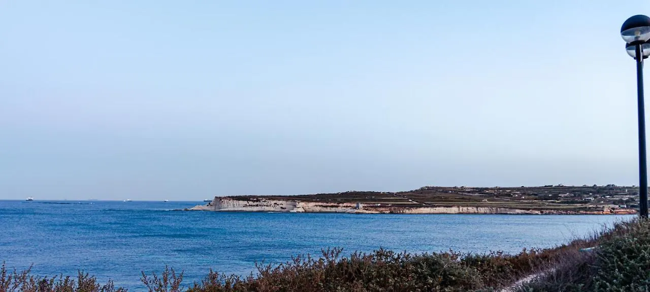 Sea-View 3 Bedroom Apartment - Sleeps 8 Marsaskala 0*,  Malta